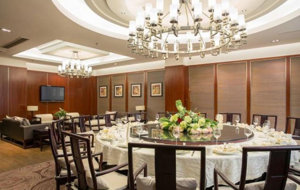 Langzhong Grand Hotel Shahepu Екстер'єр фото